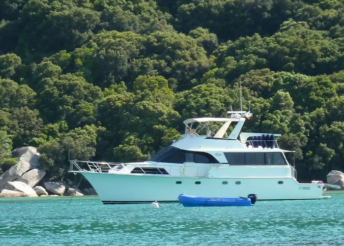 Ocean Yacht Trawler - Le Caloa * Porto-Vecchio (Corsica)