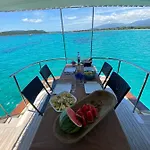 Ocean Yacht Trawler - Le Caloa 船屋