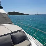 Ocean Yacht Trawler - Le Caloa 船屋 维琪奥港