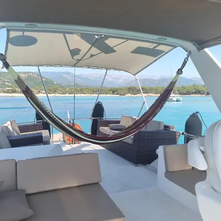 船上ホテル Ocean Yacht Trawler - Le Caloa *