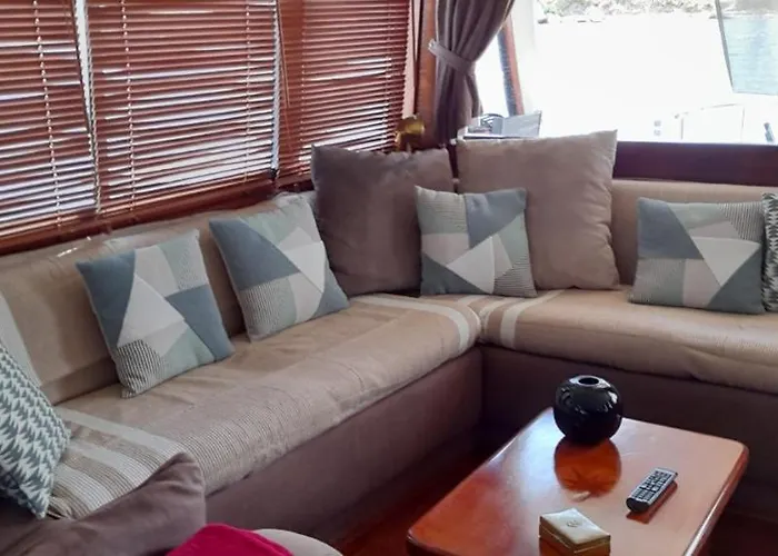 Ocean Yacht Trawler - Le Caloa 维琪奥港